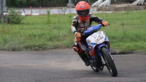 Berlatih road race