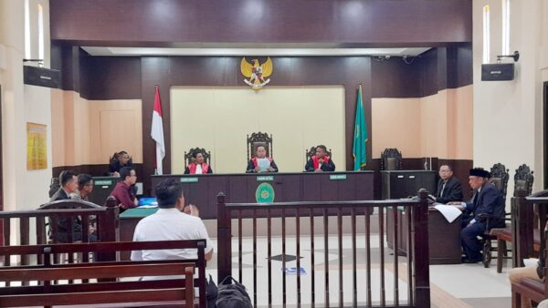 Sidang tunda