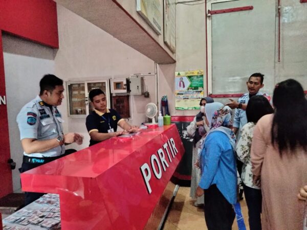Kebijakan layanan kunjungan tatap muka khusus Idul Fitri digelar sejak Sabtu (22/04/2023) hingga Selasa (25/04/2023) di Aula Lapas.(diksi.co.id/lapas Jr/aml)